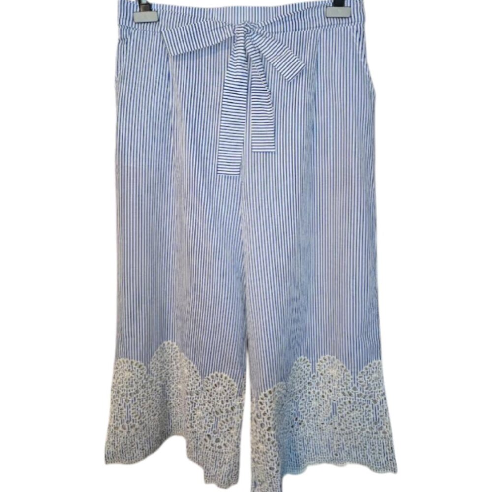 Solitaire Blue & White Striped Eyelet Hem Wide Leg Capris XL
